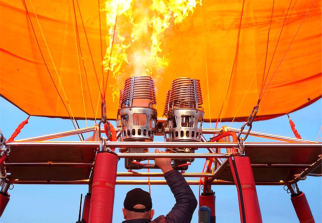nyssa-balloon-safaris-tanzania-gas burner Nyssa Balloon Safaris Tanzania