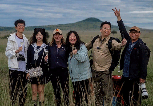 nyssa-balloon-safaris-tanzania-often-includes-a-champagne-toast-to-celebrate-the-experience-after-landing Nyssa Balloon Safaris Tanzania
