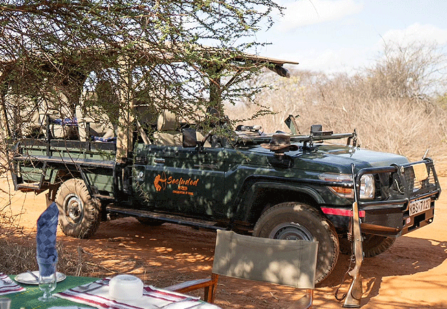 kipalo-hills-lodge-tsavo-west-honeymoon-private-villa-game-drive-vehicle Kipalo Hills Lodge Tsavo West Honeymoon Private Villa