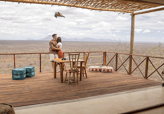 kipalo-hills-lodge-tsavo-west-honeymoon-private-villa-is-perfect-for-honeymooners-and-couples-offers-a-large-bed-with-an-en-suite-indoor-and-outdoor-shower Kipalo Hills Lodge Tsavo West Honeymoon Private Villa