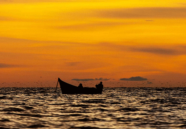 Mwanza Sunrise & Sunset Dhow or Boat Ride Experiences on Lake Victoria