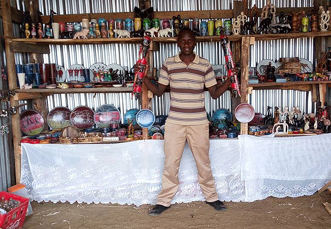 menengai-crater-view-point-local-curio-shops